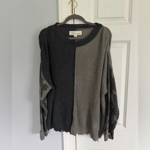 Vintage Havana Two-Tone Black and Gray Chunky Knit Crewneck Sweater